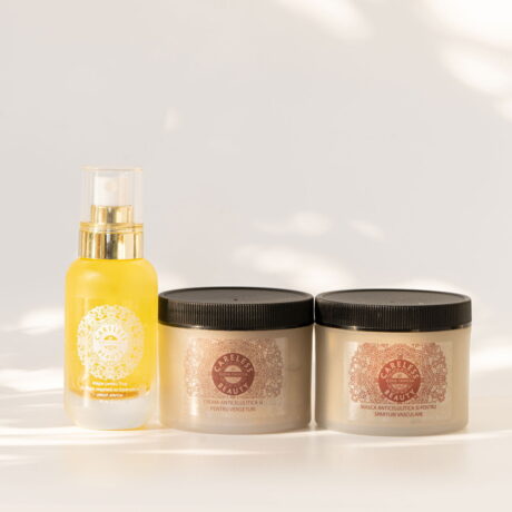 Kit-Royal-Body-Care-CarelessBeauty.ro-s002.jpg