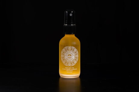 Magie-pentru-Trup-Emulsie-vegetala-cu-tuberoze-si-uleiuri-eterice-Careless-Beauty-0002.jpg