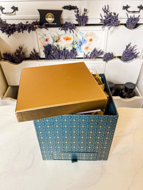 deluxe-gift-2-scaled-1.jpg